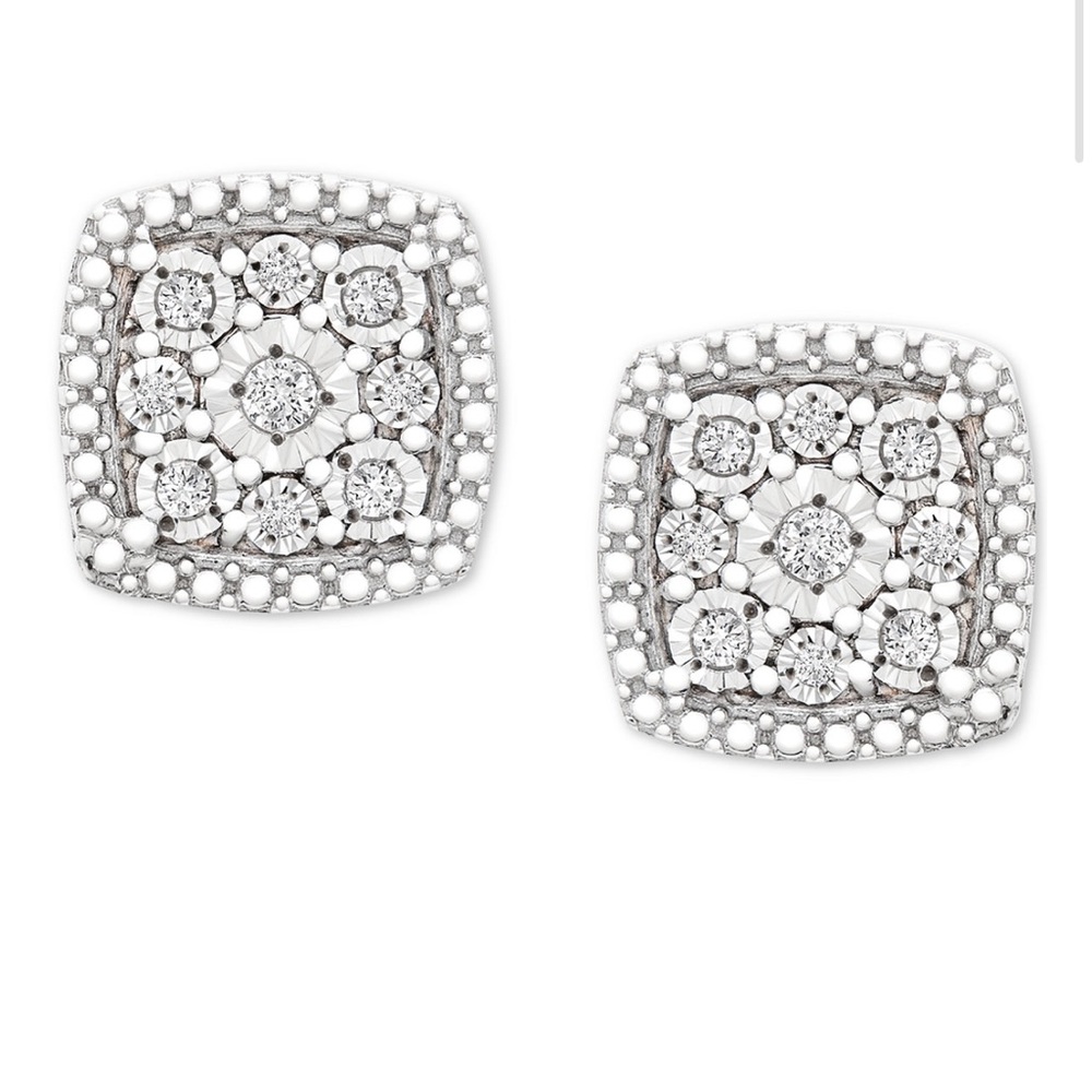 Diamond cushion cluster stud 1/10 of a karat NWT